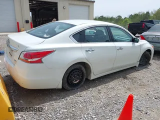 2014 Nissan Altima SV with VIN 1N4AL3AP4EN369324, listed as a IAAI auction lot 41919810 with 199,873 mi miles and . Bid and sale history available at carsss.com. Image 4.