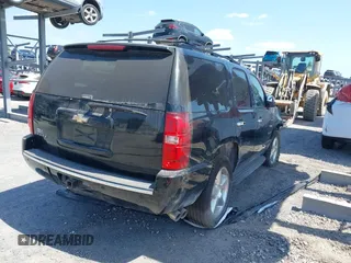 2009 Chevrolet Tahoe LTZ с VIN 1GNFK33009R236486, выставлен на аукционе IAAI как лот 40450586 с пробегом 206 277 миль миль и . История ставок и продаж доступна на DreamBid. Изображение 4.