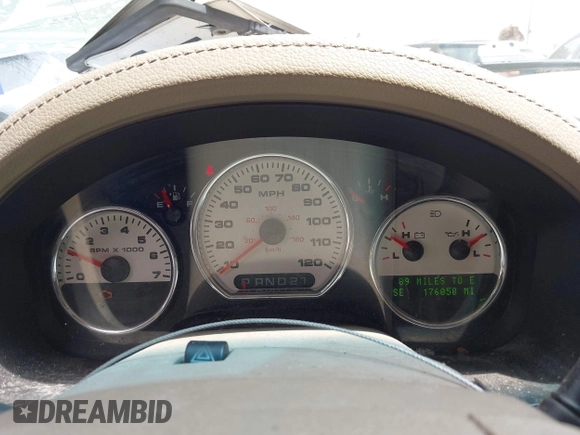 2004 Ford F-150 XLT z VIN 1FTPW12544KC63307, wystawiony jako IAAI lot #42602132 z przebiegiem 176 050 mil mil oraz . Historia ofert i sprzedaży dostępna na DreamBid. Obrazek 7.