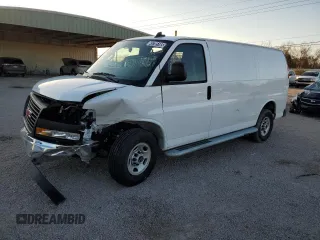 2024 GMC Savana Cargo Van with VIN 1GTW7AFP8R1180867, listed as a Copart auction lot 45705185 with 5,531 mi miles and Clean Title. Bid and sale history available at carsss.com. Image 1.