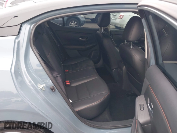 2025 Nissan Sentra SR с VIN 3N1AB8DVXSY233950, выставлен на аукционе IAAI как лот 42429684 с пробегом 5 114 миль миль и . История ставок и продаж доступна на DreamBid. Изображение 8.