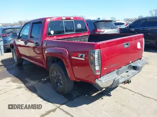 2005 Chevrolet Colorado 1SE LS Z71 z VIN 1GCDS136058157053, wystawiony jako IAAI lot #41685576 z przebiegiem 241 058 mil mil oraz . Historia ofert i sprzedaży dostępna na DreamBid. Obrazek 3.
