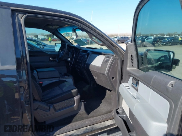 2014 Ford F-150 XL with VIN 1FTFW1CF6EKG04632, listed as a IAAI auction lot 41333274 with 153,094 mi miles. Bid and sale history available at carsss.com. Image 5.