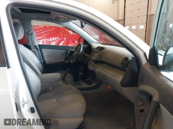2010 Toyota RAV4 Ltd with VIN 2T3DF4DV6AW070189, listed as a IAAI auction lot 40824725 with 92,294 mi miles. Bid and sale history available at carsss.com. Image 5.