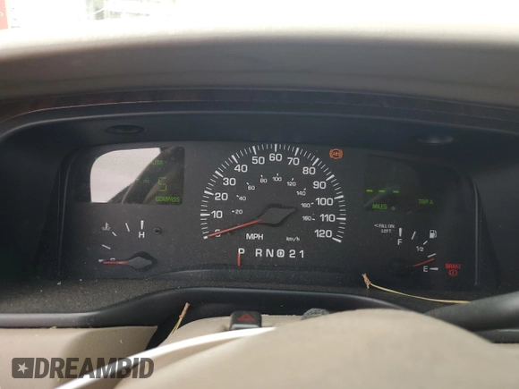 2001 Lincoln Town Car Cartier L z VIN 1LNHM85W61Y640344, wystawiony jako Copart lot #74755564 z przebiegiem Nie podano mil oraz Szkoda całkowita • Salvage title. Historia ofert i sprzedaży dostępna na DreamBid. Obrazek 9.
