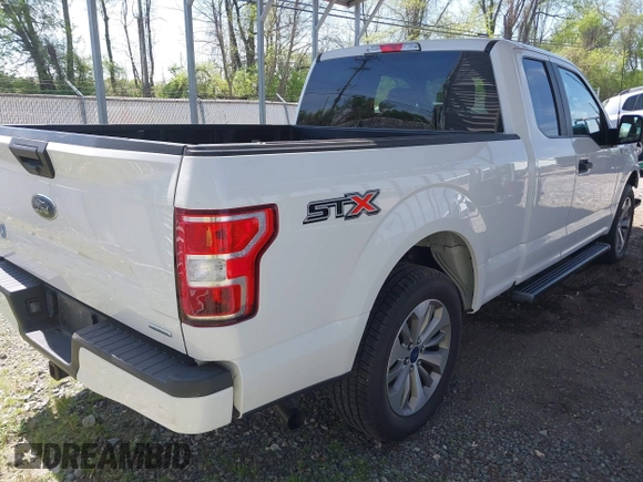 2018 Ford F-150 XL z VIN 1FTEX1CP3JFC70015, wystawiony jako IAAI lot #42095308 z przebiegiem 95 327 mil mil oraz . Historia ofert i sprzedaży dostępna na DreamBid. Obrazek 4.