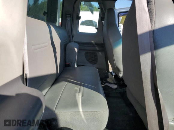 2001 Ford Super Duty F-250 XL with VIN 1FTNX21S51EA51138, listed as a Copart auction lot 71974663 with 221,882 mi miles and Clean Title. Bid and sale history available at carsss.com. Image 11.