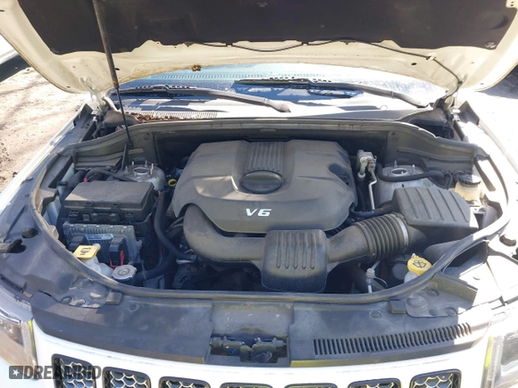 2015 Jeep Grand Cherokee Altitude with VIN 1C4RJFAG4FC924869, listed as a IAAI auction lot 41656444 with 112,786 mi miles. Bid and sale history available at carsss.com. Image 10.