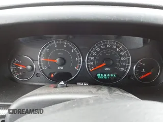 2004 Chrysler Sebring Touring z VIN 1C3EL56R74N392214, wystawiony jako IAAI lot #41510245 z przebiegiem 159 751 mil mil oraz . Historia ofert i sprzedaży dostępna na DreamBid. Obrazek 7.