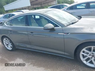 2024 Audi A5 Sportback S line Premium Plus z VIN WAUFACF53RA008450, wystawiony jako IAAI lot #42437573 z przebiegiem 34 302 mil mil oraz . Historia ofert i sprzedaży dostępna na DreamBid. Obrazek 13.