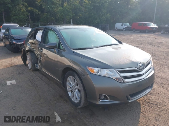 2013 Toyota Venza LE with VIN 4T3BA3BB4DU045501, listed as a IAAI auction lot 40117866 with 184,089 mi miles. Bid and sale history available at carsss.com. Image 1.