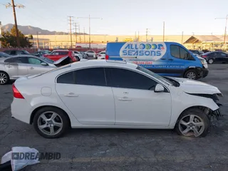 2012 Volvo S60 T5 with VIN YV1622FS7C2041060, listed as a IAAI auction lot 41319044 with 1 mi miles. Bid and sale history available at carsss.com. Image 13.