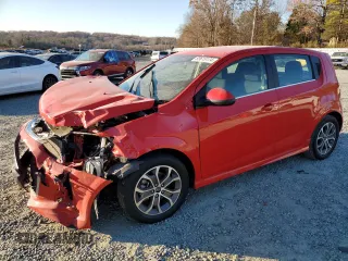 2018 Chevrolet Sonic LT z VIN 1G1JD6SB5J4118848, wystawiony jako Copart lot #83615174 z przebiegiem 17 483 mil mil oraz Szkoda całkowita • Salvage title. Historia ofert i sprzedaży dostępna na DreamBid. Obrazek 1.