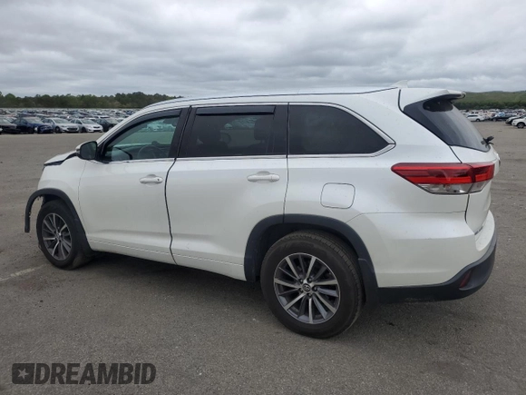 2018 Toyota Highlander SE z VIN 5TDJZRFH2JS911201, wystawiony jako Copart lot #57843215 z przebiegiem 94 977 mil mil oraz Szkoda całkowita • Salvage title. Historia ofert i sprzedaży dostępna na DreamBid. Obrazek 2.