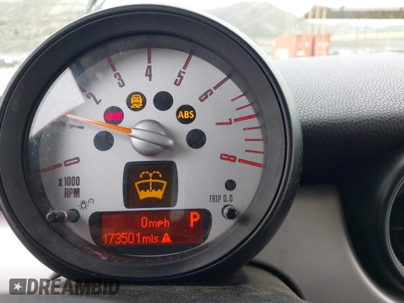 2011 MINI Hardtop with VIN WMWSU3C50BT093428, listed as a IAAI auction lot 41895788 with 173,501 mi miles and . Bid and sale history available at DreamBid. Image 7.