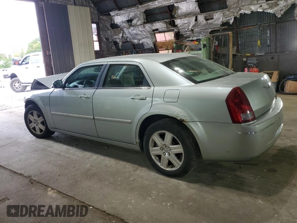 2006 Chrysler 300 Touring with VIN 2C3KK53G26H336220, listed as a Copart auction lot 71821214 with 110,343 mi miles and Salvage Title. Bid and sale history available at carsss.com. Image 2.