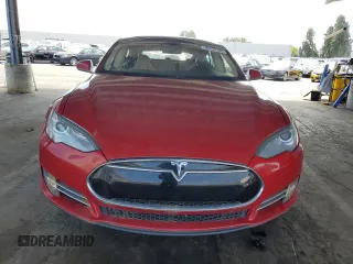2013 Tesla Model S with VIN 5YJSA1DN9DFP09597, listed as a Copart auction lot 60174125 with 138,668 mi miles and Clean title. Bid and sale history available at DreamBid. Image 5.