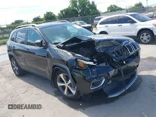 2019 Jeep Cherokee Limited with VIN 1C4PJLDB2KD387798, listed as a IAAI auction lot 39462992 with 20,173 mi miles and . Bid and sale history available at DreamBid. Image 1.