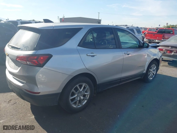 2022 Chevrolet Equinox LS with VIN 3GNAXSEV4NS150099, listed as a IAAI auction lot 40395522 with 48,187 mi miles. Bid and sale history available at carsss.com. Image 4.