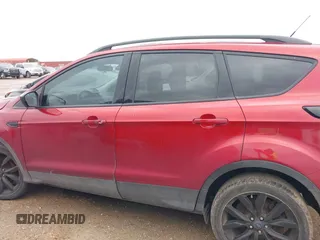 2019 Ford Escape SE with VIN 1FMCU0GD6KUB58201, listed as a IAAI auction lot 41433918 with 162,580 mi miles. Bid and sale history available at carsss.com. Image 14.