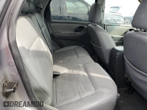 2007 Ford Escape XLT with VIN 1FMYU03187KB60049, listed as a Copart auction lot 74588994 with Not Provided miles and Non Repairable. Bid and sale history available at carsss.com. Image 11.