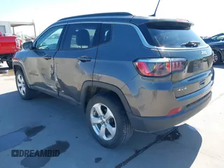 2018 Jeep Compass Altitude with VIN 3C4NJDBBXJT185252, listed as a IAAI auction lot 41847785 with 126,915 mi miles and . Bid and sale history available at carsss.com. Image 3.