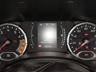 2020 Jeep Renegade Jeepster with VIN ZACNJBAB6LPL92993, listed as a IAAI auction lot 41815847 with 36,314 mi miles and . Bid and sale history available at DreamBid. Image 7.