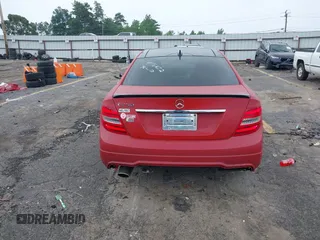 2013 Mercedes-Benz C 250 с VIN WDDGJ4HB7DG051801, выставлен на аукционе IAAI как лот 42419210 с пробегом 78 241 миль миль и . История ставок и продаж доступна на DreamBid. Изображение 16.