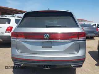 2024 Volkswagen Atlas SE with VIN 1V2HR2CA2RC568429, listed as a IAAI auction lot 42371188 with 18,903 mi miles and . Bid and sale history available at DreamBid. Image 16.