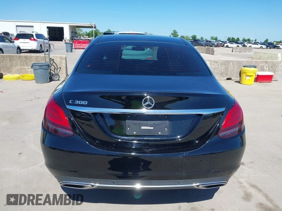 2021 Mercedes-Benz C 300 z VIN W1KWF8DB0MR618283, wystawiony jako IAAI lot #42084388 z przebiegiem 66 565 mil mil oraz . Historia ofert i sprzedaży dostępna na DreamBid. Obrazek 17.