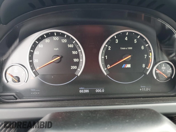2013 BMW M6 z VIN WBSLZ9C55DDZ77804, wystawiony jako Copart lot #54121185 z przebiegiem 66 286 mil mil oraz Czysty tytuł • Clean title. Historia ofert i sprzedaży dostępna na DreamBid. Obrazek 9.