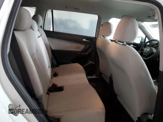 2018 Volkswagen Tiguan S z VIN 3VV0B7AXXJM010176, wystawiony jako Copart lot #51100185 z przebiegiem 84 032 mil mil oraz Szkoda całkowita • Salvage title. Historia ofert i sprzedaży dostępna na DreamBid. Obrazek 11.
