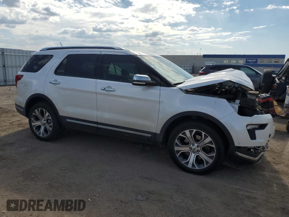 2019 Ford Explorer Platinum с VIN 1FM5K8HTXKGA78112, выставлен на аукционе Copart как лот 55954715 с пробегом 67 959 миль миль и Списание • Salvage title. История ставок и продаж доступна на DreamBid. Изображение 4.