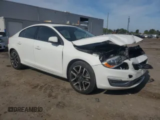 2017 Volvo S60 Dynamic z VIN YV140MTL6H2420113, wystawiony jako Copart lot #54386545 z przebiegiem 96 854 mil mil oraz Szkoda całkowita • Salvage title. Historia ofert i sprzedaży dostępna na DreamBid. Obrazek 4.