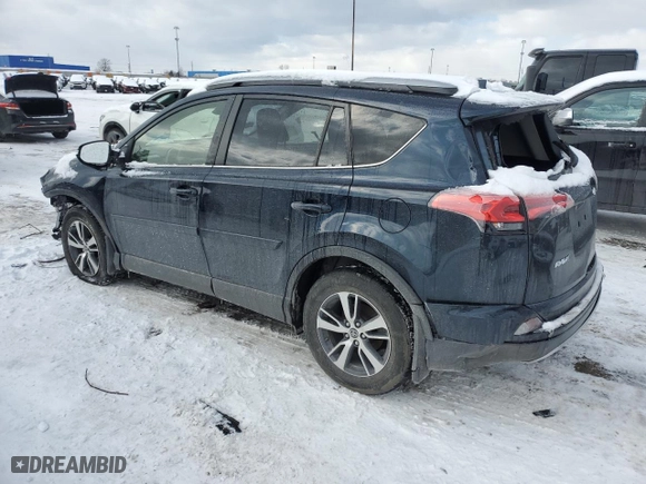 2018 Toyota RAV4 XLE with VIN JTMRFREV5JJ251879, listed as a Copart auction lot 45246185 with 44,135 mi miles and Clean Title. Bid and sale history available at carsss.com. Image 2.