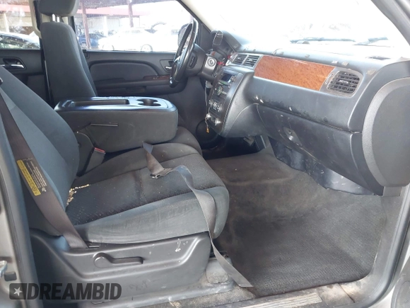 2007 GMC Yukon SLT with VIN 1GKFC13J87R216779, listed as a IAAI auction lot 41472867 with 200,754 mi miles. Bid and sale history available at carsss.com. Image 5.