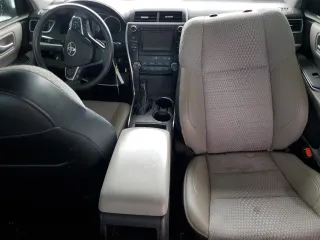 2015 Toyota Camry XLE z VIN 4T1BF1FKXFU002986, wystawiony jako Copart lot #56535815 z przebiegiem 163 382 mil mil oraz Szkoda całkowita • Salvage title. Historia ofert i sprzedaży dostępna na DreamBid. Obrazek 8.