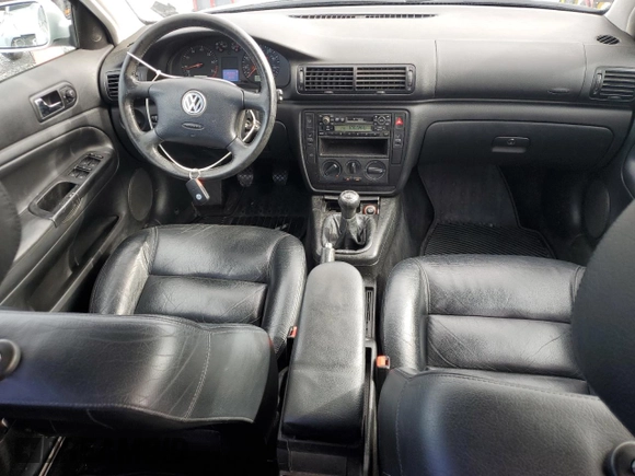 2000 Volkswagen Passat with VIN WVWNA23B6YE238932, listed as a Copart auction lot 59837575 with 151,157 mi miles and Salvage title. Bid and sale history available at DreamBid. Image 8.