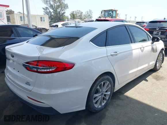 2020 Ford Fusion SE with VIN 3FA6P0LU9LR227928, listed as a IAAI auction lot 42445186 with 59,431 mi miles and . Bid and sale history available at DreamBid. Image 4.