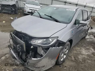 2018 Chrysler Pacifica Hybrid Touring Plus с VIN 2C4RC1H73JR125068, выставлен на аукционе Copart как лот 43076025 с пробегом 107 816 миль миль и Списание • Salvage title. История ставок и продаж доступна на DreamBid. Изображение 1.