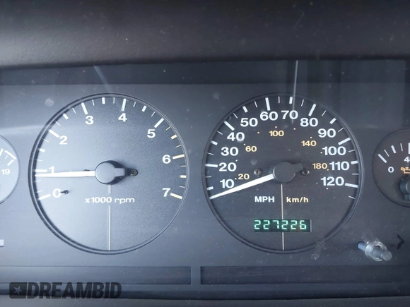 1997 Jeep Grand Cherokee Limited z VIN 1J4GZ78Y3VC683674, wystawiony jako IAAI lot #42331984 z przebiegiem 227 226 mil mil oraz . Historia ofert i sprzedaży dostępna na DreamBid. Obrazek 7.