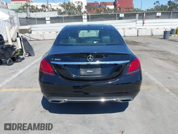 2021 Mercedes-Benz C 300 z VIN W1KWF8DB6MR614108, wystawiony jako IAAI lot #42227025 z przebiegiem 44 481 mil mil oraz . Historia ofert i sprzedaży dostępna na DreamBid. Obrazek 16.