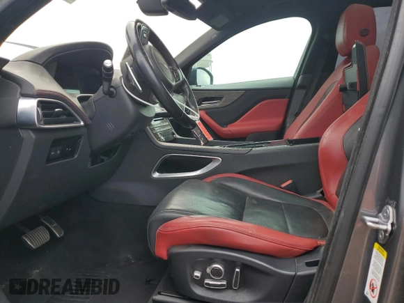 2018 Jaguar F-Pace S z VIN SADCM2FV7JA298854, wystawiony jako Copart lot #49482775 z przebiegiem 79 986 mil mil oraz Tytuł czysty. Historia ofert i sprzedaży dostępna na DreamBid. Obrazek 7.