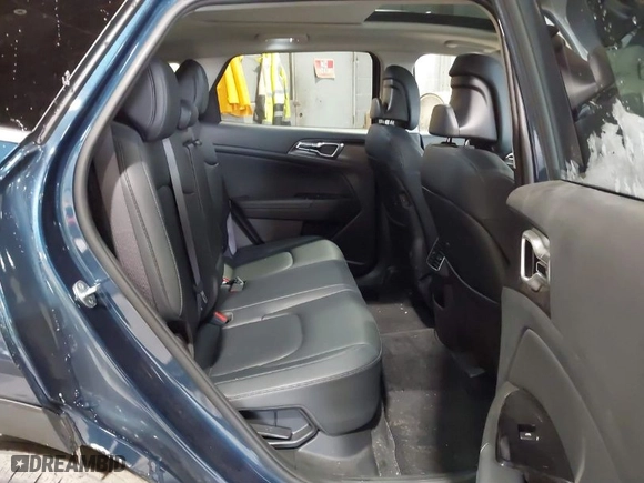 2023 Kia Sportage Hybrid EX with VIN KNDPVCAG2P7047772, listed as a IAAI auction lot 41581361 with 38,110 mi miles. Bid and sale history available at carsss.com. Image 8.