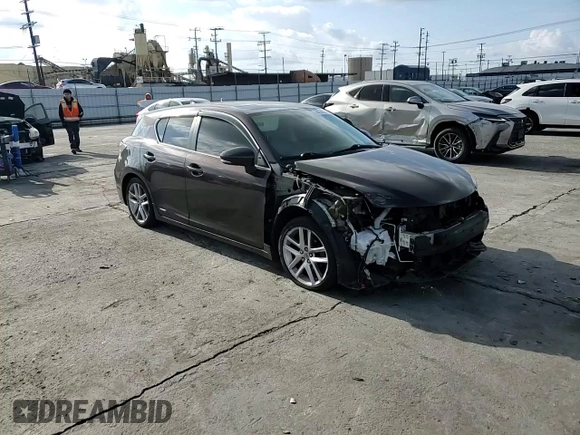 2014 Lexus CT 200h z VIN JTHKD5BHXE2189697, wystawiony jako Copart lot #44744155 z przebiegiem 170 555 mil mil oraz Szkoda całkowita • Salvage title. Historia ofert i sprzedaży dostępna na DreamBid. Obrazek 10.