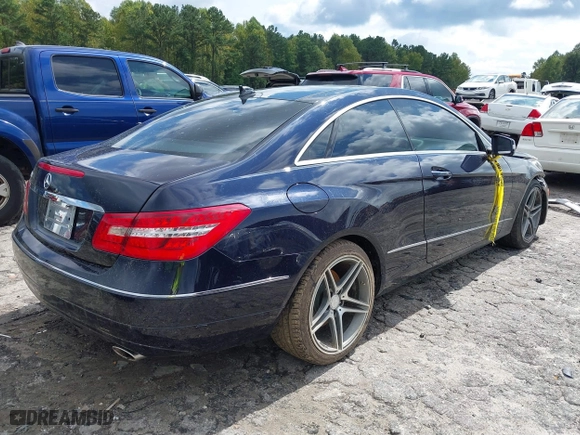 2011 Mercedes-Benz E-Class E 350 with VIN WDDKJ5GB6BF077956, listed as a IAAI auction lot 40459053 with 65,199 mi miles. Bid and sale history available at carsss.com. Image 4.