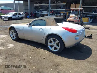 2007 Pontiac Solstice z VIN 1G2MB35B37Y137084, wystawiony jako IAAI lot #41751483 z przebiegiem 68 241 mil mil oraz . Historia ofert i sprzedaży dostępna na DreamBid. Obrazek 3.