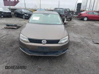 2011 Volkswagen Jetta Sedan SE w/Convenience & Sunroof PZEV with VIN 3VWDZ7AJ6BM374004, listed as a IAAI auction lot 41859636 with 236,113 mi miles. Bid and sale history available at carsss.com. Image 12.