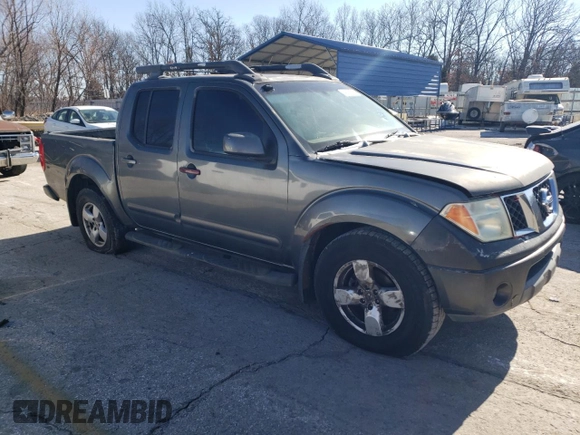 2005 Nissan Frontier LE z VIN 1N6AD07U85C447101, wystawiony jako Copart lot #42063795 z przebiegiem 249 884 mil mil oraz Szkoda całkowita • Salvage title. Historia ofert i sprzedaży dostępna na DreamBid. Obrazek 4.