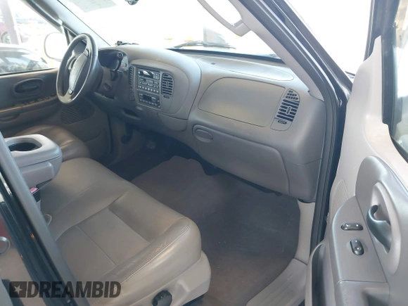 2002 Ford F-150 XLT with VIN 1FTRW08L92KD75087, listed as a IAAI auction lot 41960331 with 1 mi miles. Bid and sale history available at carsss.com. Image 5.